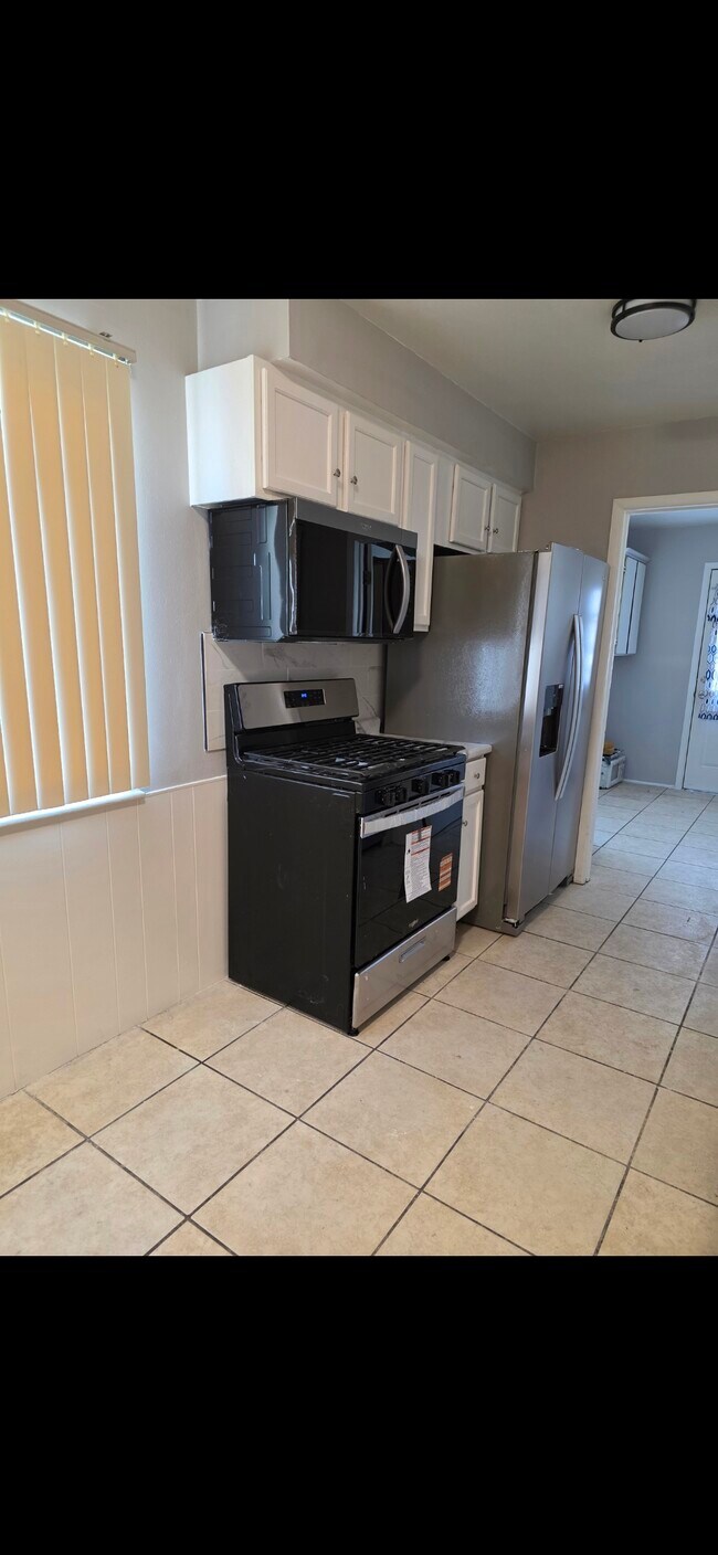 Building Photo - 20766 Ehlert Ave