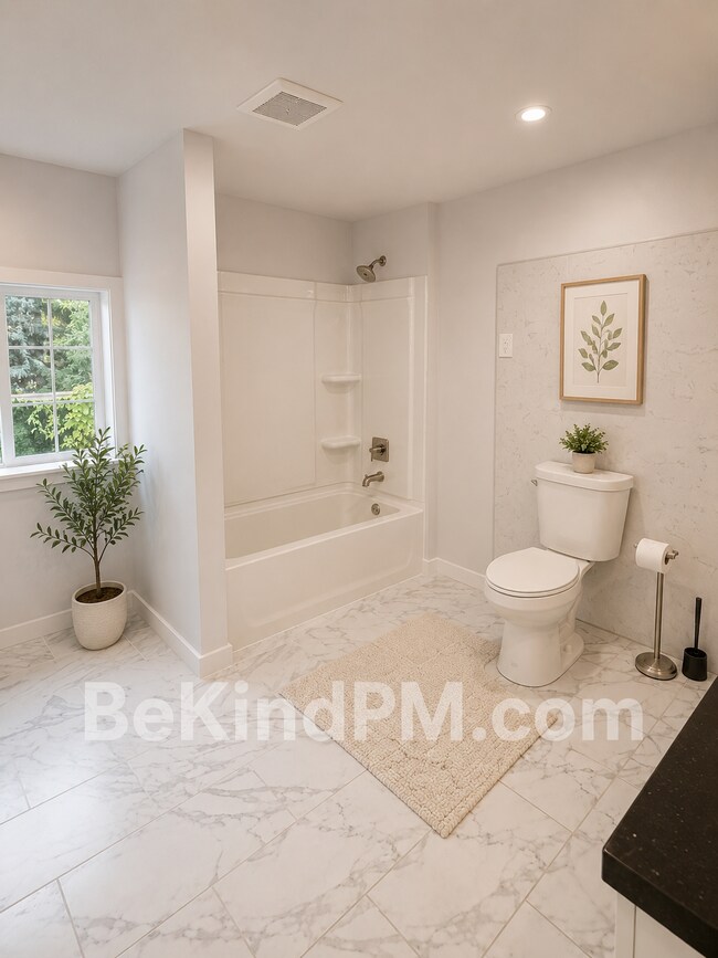 Building Photo - Spacious, Bright & Pet Friendly!