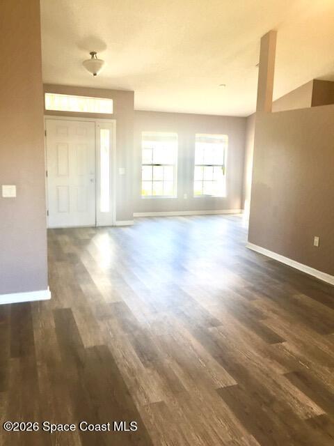 Building Photo - 2033 Gloria Cir