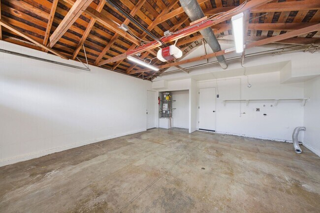 Building Photo - 19022 Summerfield Ln