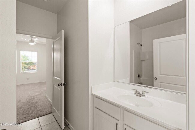 Building Photo - 18461 N Los Gabrieles Way