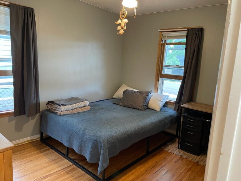 Building Photo - 6444 16th Ave S