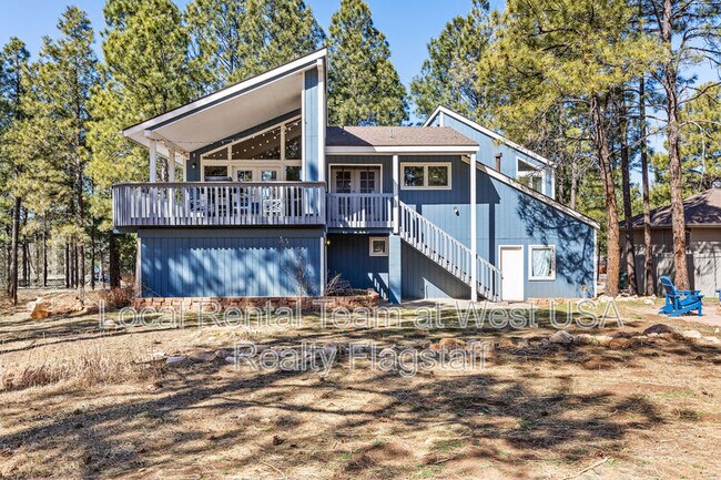 Building Photo - 1720 N Doral Way