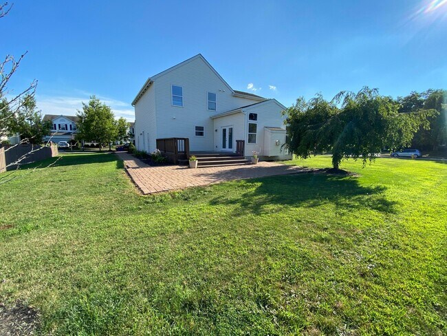 Building Photo - 129 Sapphire Ice Dr