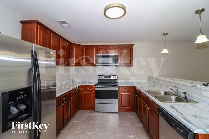 Building Photo - 9812 Misty Pine Dr