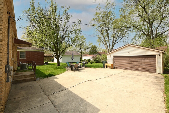 Building Photo - 18450 Homewood Ave