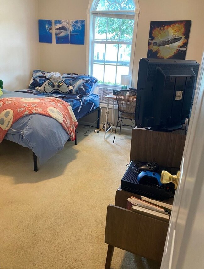 Building Photo - Charming 3BR House in High Point