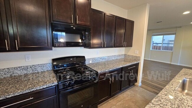 Building Photo - 7052 Diversey Dr