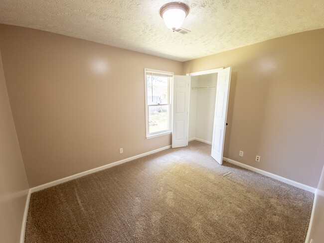 Building Photo - 2935 Chillingworth Dr