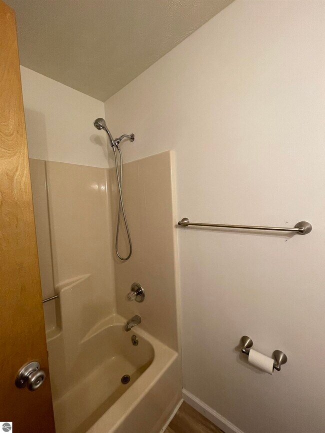 Building Photo - 4227 Summerhill Rd