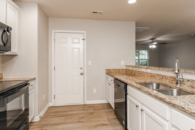 Building Photo - 1908 Boulder Ct