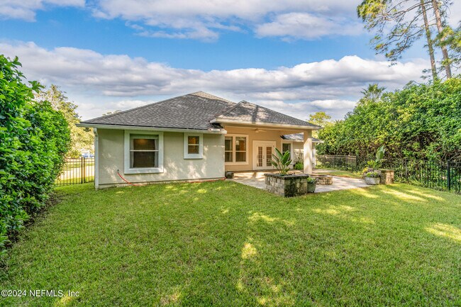 Building Photo - 1892 Vista Lakes Dr