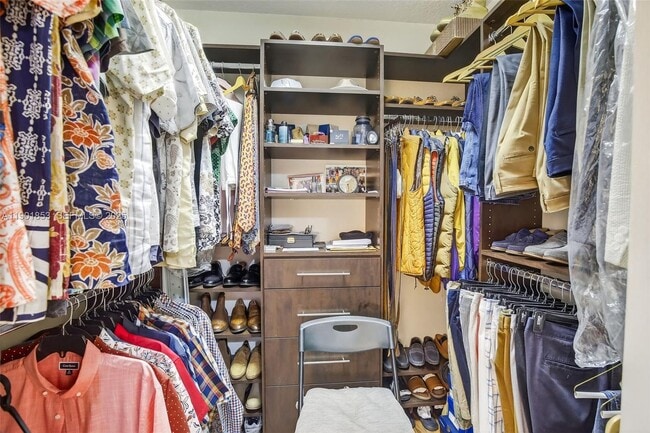 Building Photo - 1002 NW 105th Ave