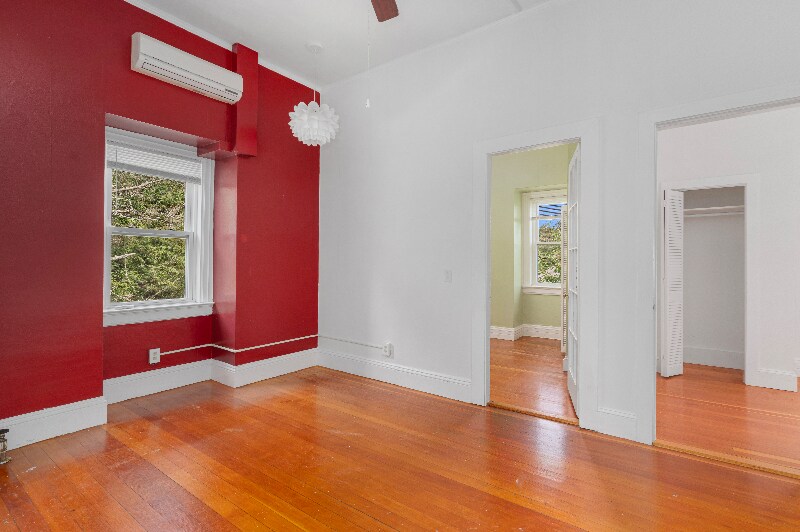 Building Photo - 77 Lloyd Ave