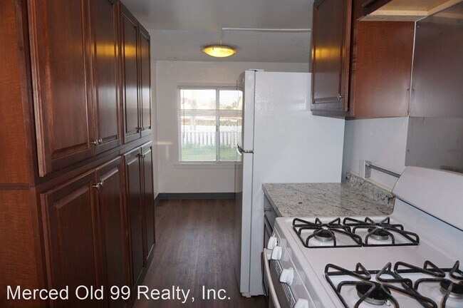 Building Photo - 2 br, 1 bath House - 2985 E Childs