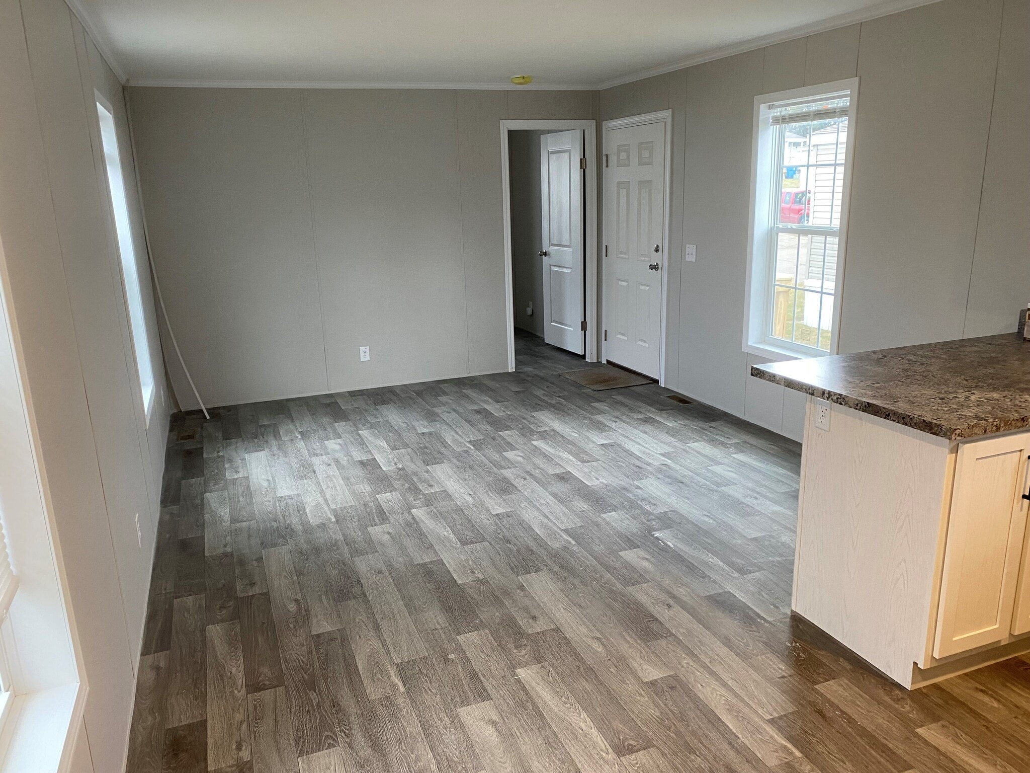 Building Photo - 15557 Pine Ridge Dr