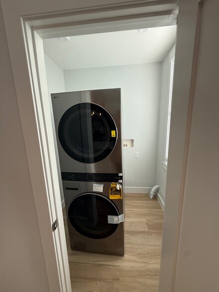 Building Photo - 53 W Eagle St