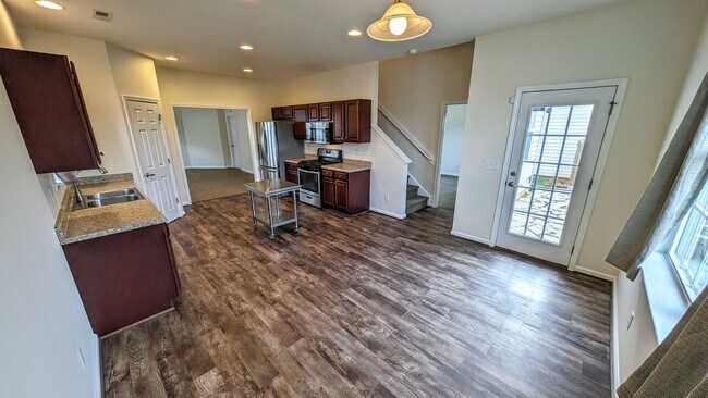 Building Photo - 3/2.5 House in Arden Near Long Shoals Exit