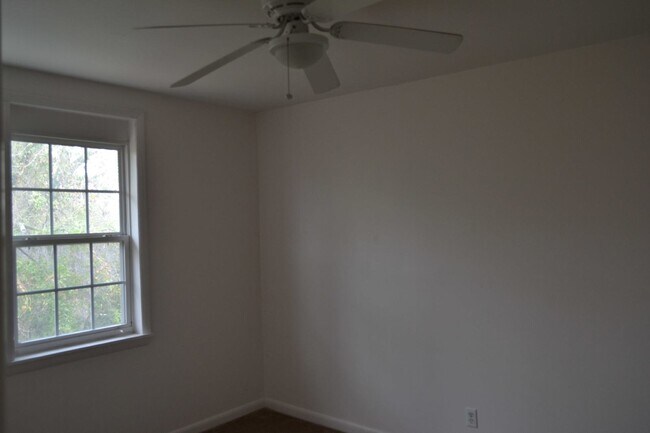 Building Photo - Apartment for Rent