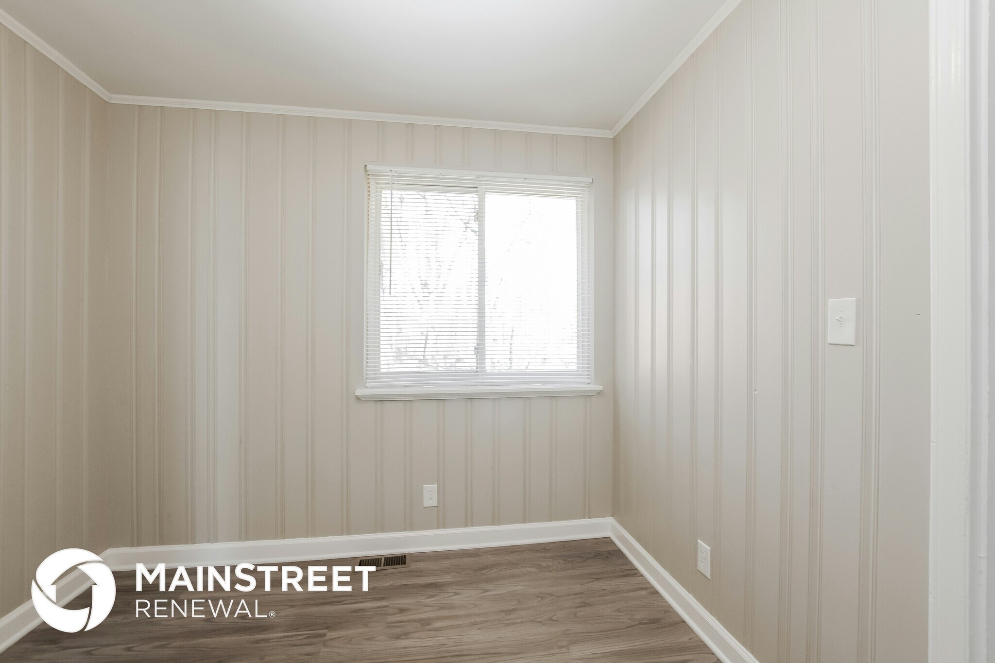 Building Photo - 1913 Finchley Dr