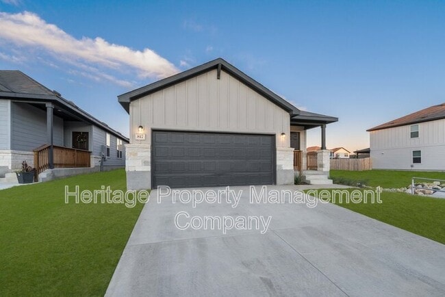 Building Photo - 817 Heartseed Ave