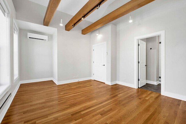 Building Photo - 1735 W Cullerton St