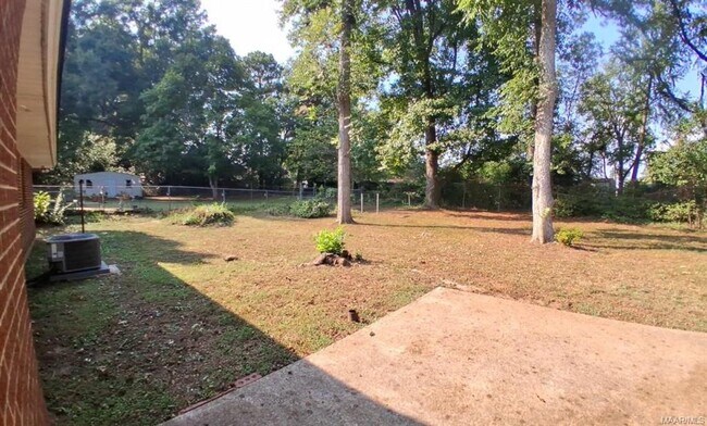Building Photo - 3733 Royal Crest Dr