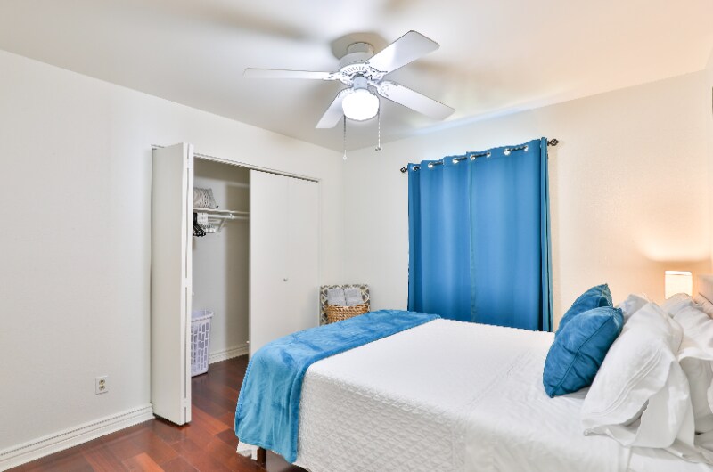 Building Photo - 531 W Del Campo Ave