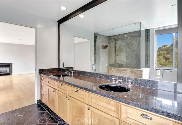 Building Photo - 6396 Weidlake Dr