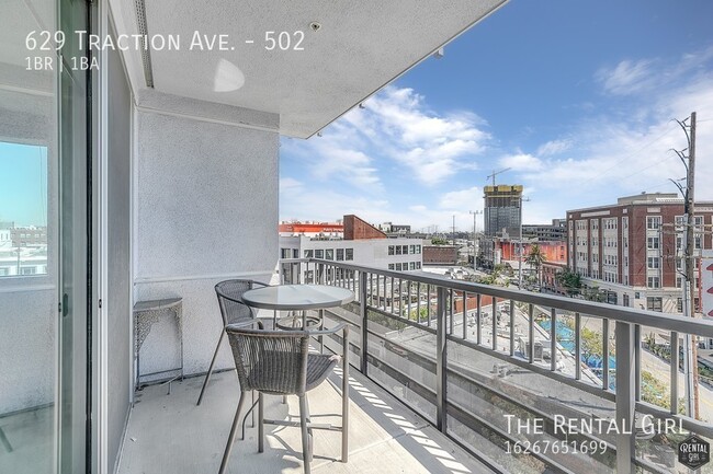 Building Photo - Bright 1 Bed/1 Bath Arts District Condo| S...