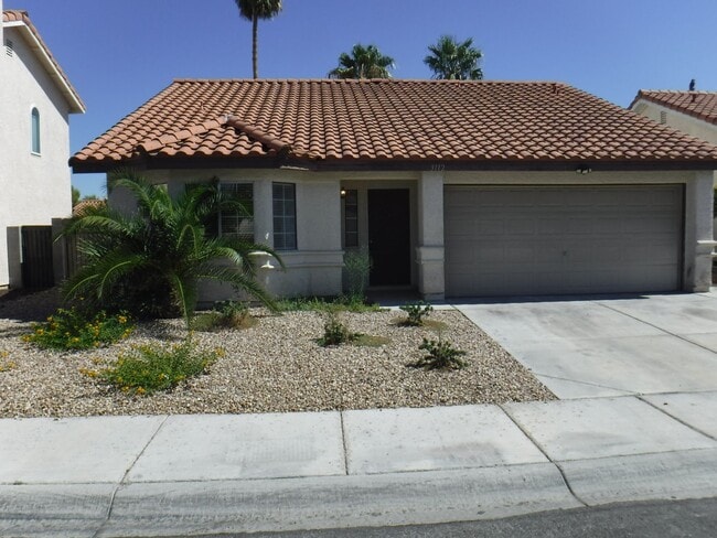 Building Photo - CUTE 2 BEDROOM/2 BATH HOME WITH FENCED IN ...