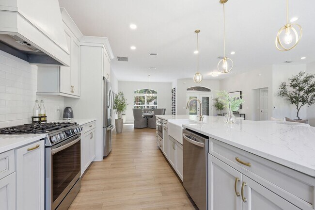 Building Photo - Luxury Golf Course Living in Haile Plantation | Fully Renovated 4BR Home in Gainesville