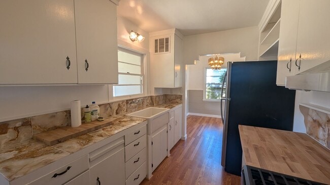 Building Photo - Pacific Grove Cottage with Classic Character