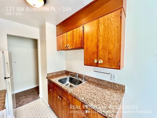 Building Photo - 127 NW Bowdoin Pl