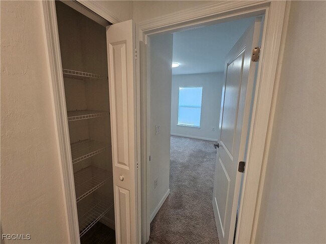 Building Photo - 1138 SW 14th Terrace