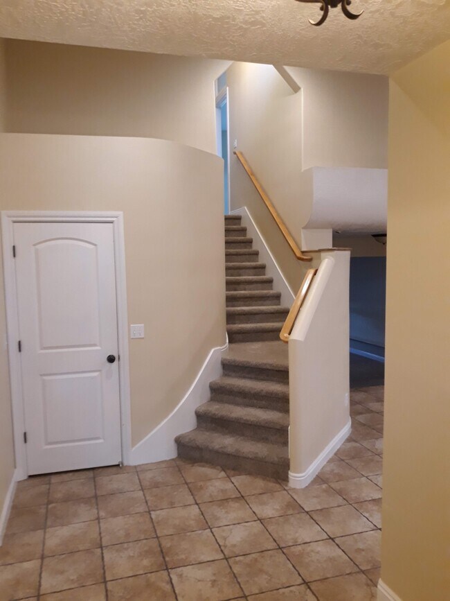 Building Photo - 2342 W 1775 N