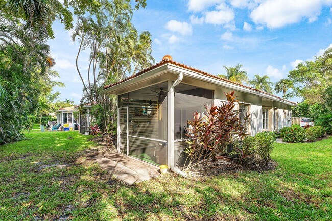 Building Photo - 20 S Lakeshore Dr