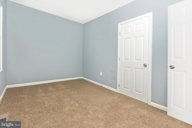 Building Photo - 404 Cedarleaf Ave