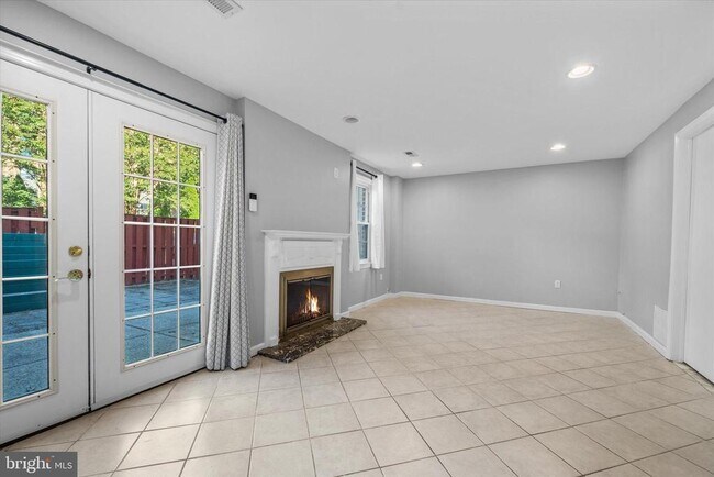 Building Photo - 10276 Arizona Cir