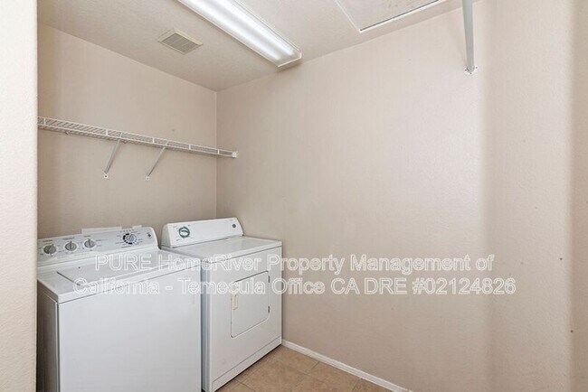 Building Photo - 29055 Emerald Cir
