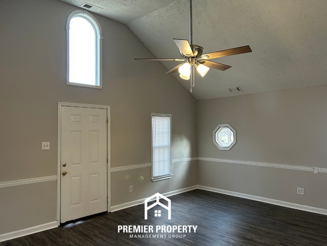 Building Photo - Newly Renovated 3BR/2BA Southaven Home with Hardwood Floors & Fenced Yard