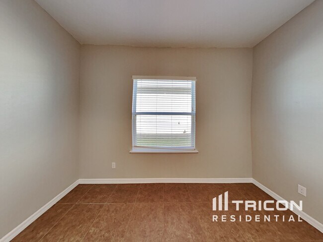 Building Photo - 606 Arlington Ct