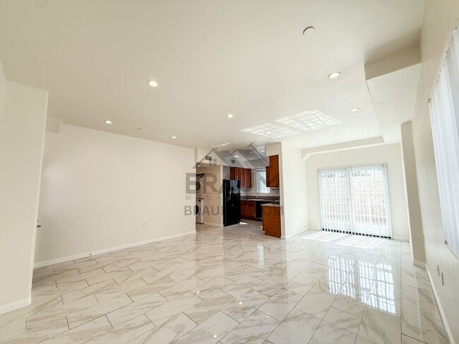 Building Photo - 1423 Franklin St