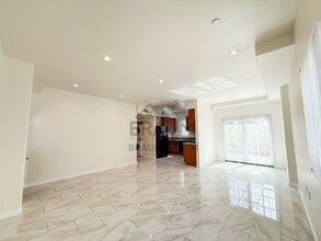 Building Photo - 1423 Franklin St