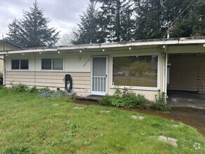 Building Photo - 18015 Sunnyside Ave N