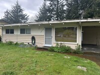 Building Photo - 18015 Sunnyside Ave N