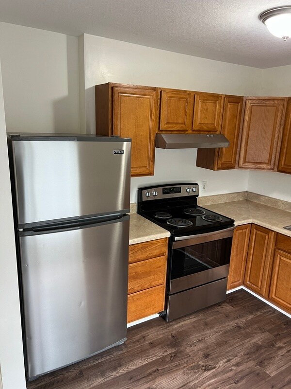 Building Photo - 800 Lullwater Rd