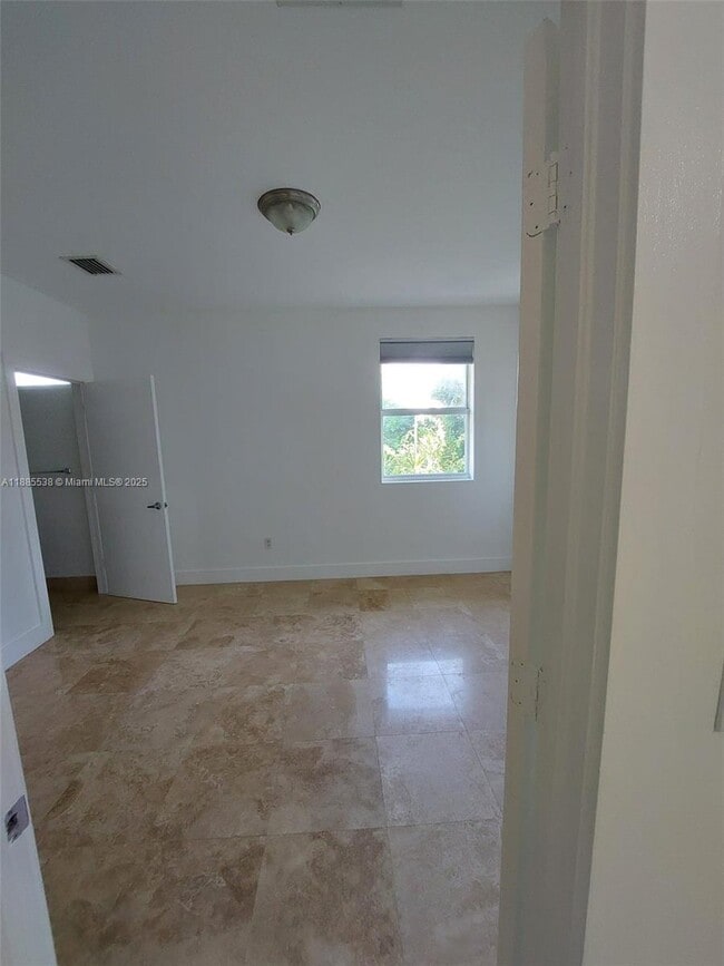 Building Photo - 2839 SW 25th Ter
