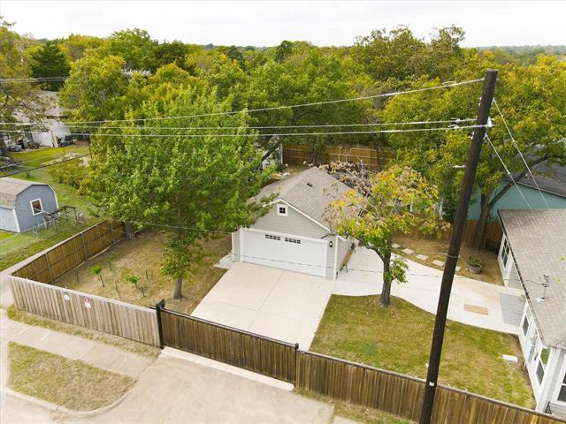 Building Photo - 2700 Gladstone Dr