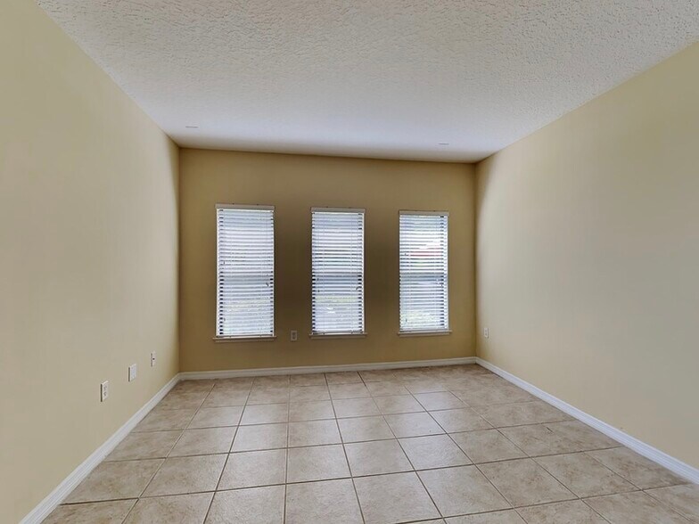 Building Photo - 3320 Windsor Lake Cir